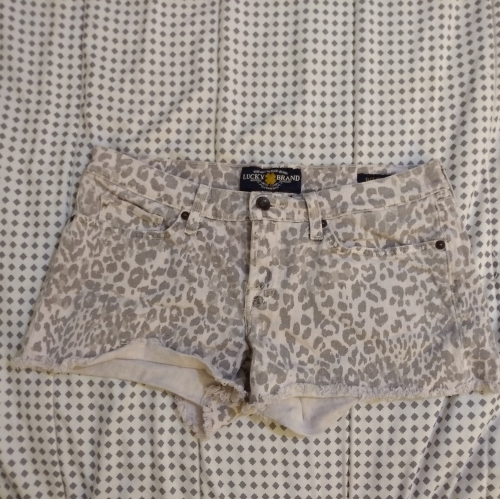 Lucky brand leopard print cream shorts EUC